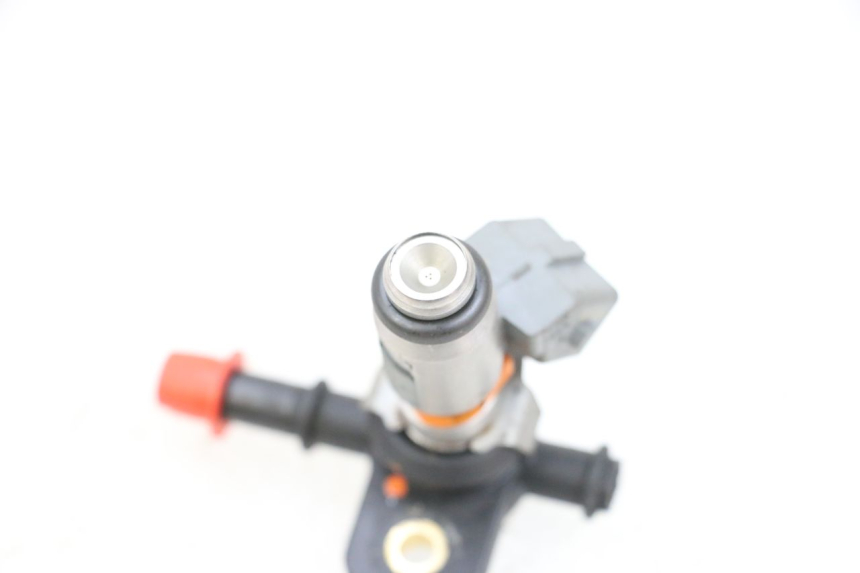 photo de INYECTOR PIAGGIO MP3 RL 250 (2007 - 2010) - Primer plano técnico