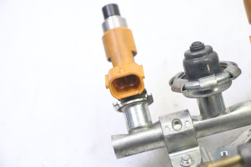 photo de INYECTOR YAMAHA XJ6 ABS 600 (2008 - 2016)