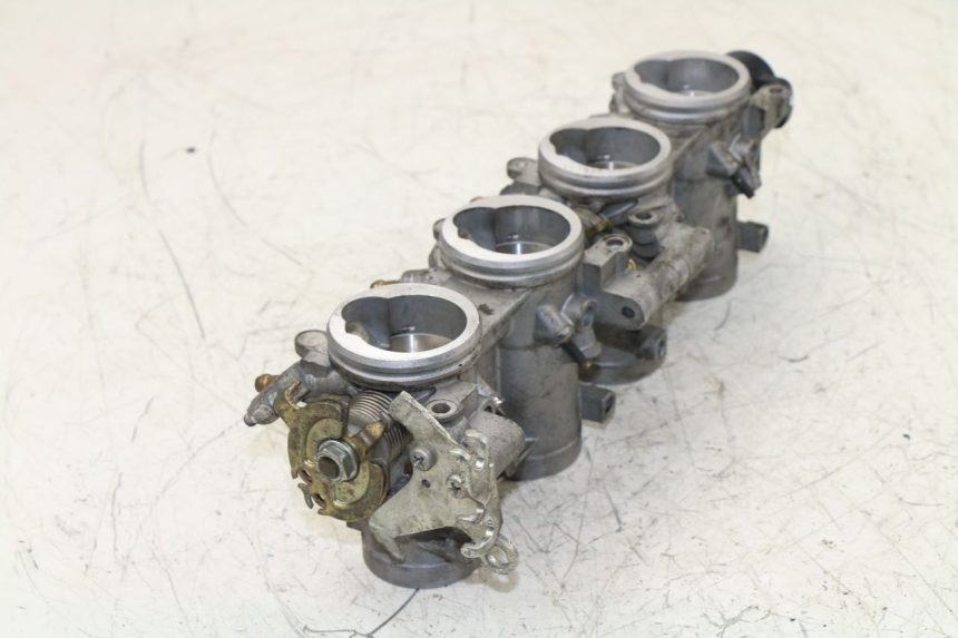 photo de INYECCION YAMAHA FZ6 FAZER 600 (2004 - 2006)