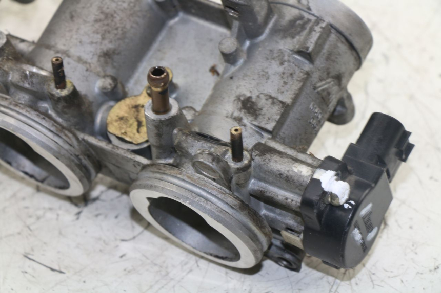 photo de INYECCION YAMAHA FZ6 FAZER 600 (2004 - 2006)