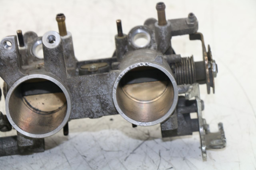 photo de INYECCION YAMAHA FZ6 FAZER 600 (2004 - 2006)