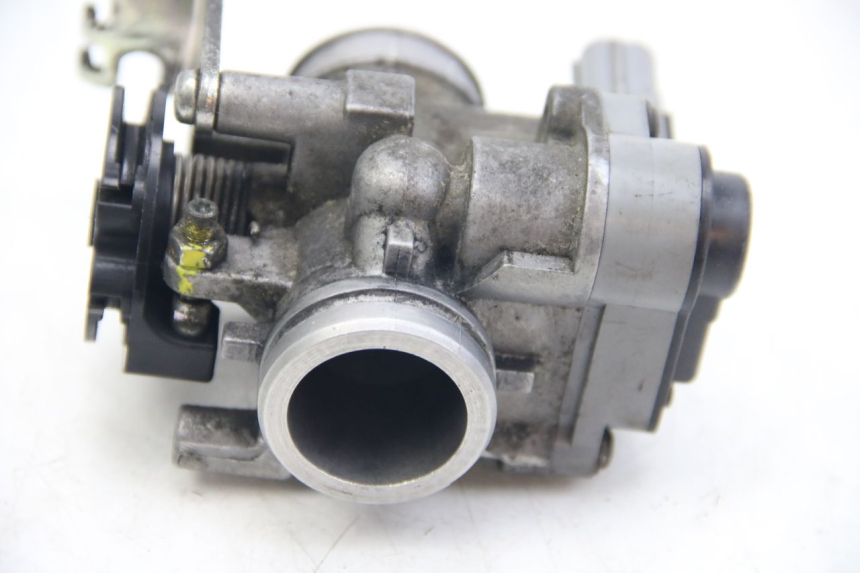 photo de INYECCIÓN SUZUKI SIXTEEN 125 (2008 - 2010)