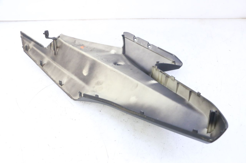 photo de CARENADO FRONTAL INTERIOR DERECHA QUADRO 4 4D 350 (2015 - 2018)