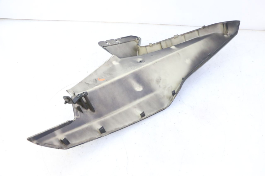 photo de CARENADO FRONTAL INTERIOR DERECHA QUADRO 4 4D 350 (2015 - 2018)