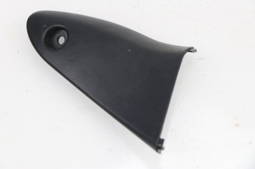 photo de CARENADO FRONTAL INTERIOR DERECHA SUZUKI SV S 650 (1999 - 2002)