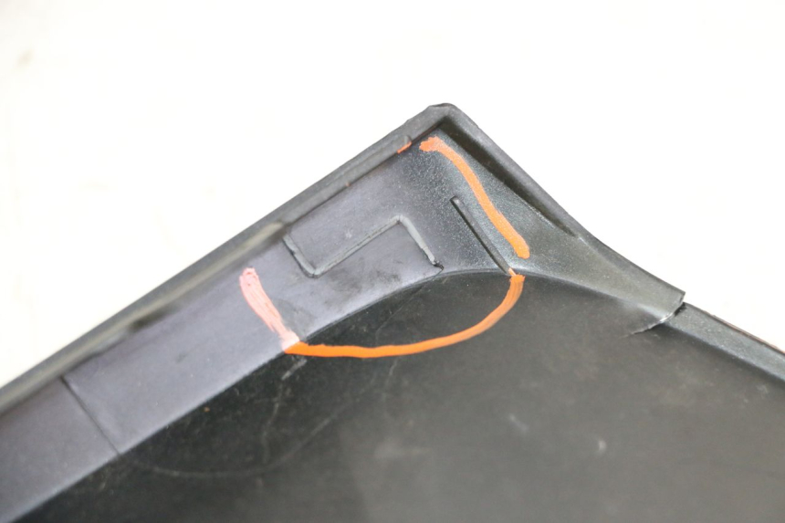 photo de CARENADO FRONTAL INTERIOR DERECHA YAMAHA XMAX X-MAX 125 (2021 - 2025)