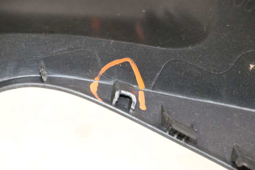 photo de CARENADO FRONTAL INTERIOR DERECHA YAMAHA XMAX X-MAX 125 (2021 - 2025)