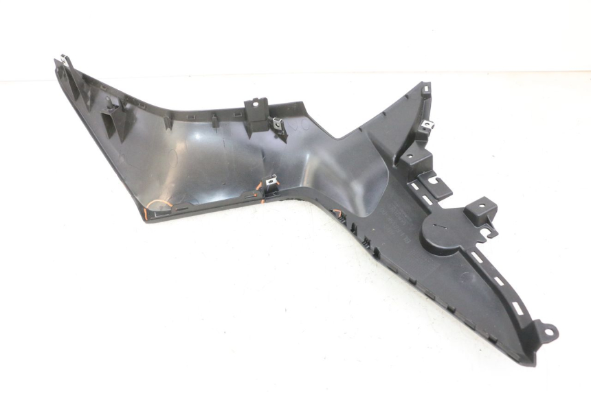 photo de CARENADO FRONTAL INTERIOR DERECHA YAMAHA XMAX X-MAX 125 (2021 - 2025)