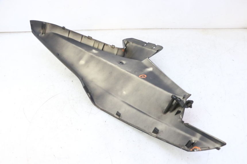 photo de CARENADO FRONTAL INTERIOR IZQUIERDA QUADRO 4 4D 350 (2015 - 2018)