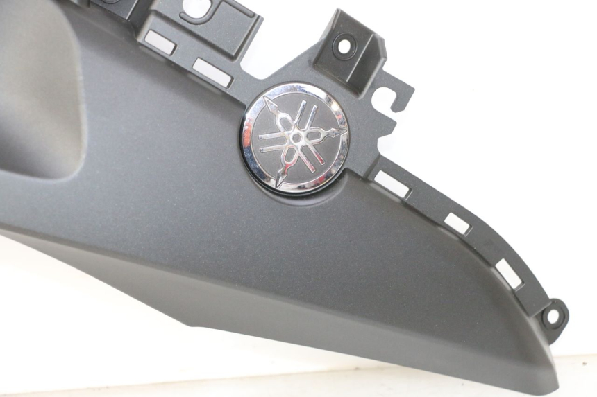 photo de CARENADO FRONTAL INTERIOR IZQUIERDA YAMAHA XMAX X-MAX 125 (2021 - 2025)