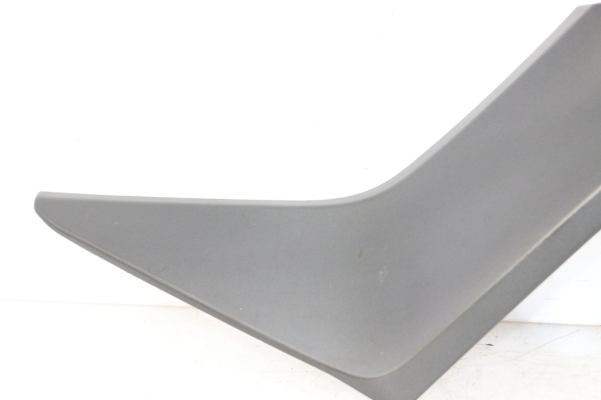 photo de CARENADO FRONTAL INTERIOR IZQUIERDA YAMAHA XMAX X-MAX 125 (2021 - 2025)