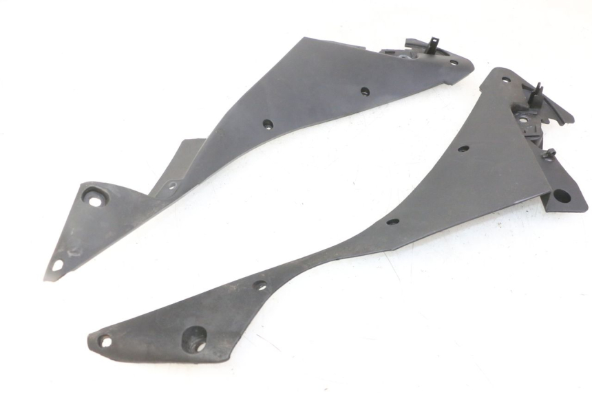 photo de CARENADO FRONTAL INTERIOR STAHO FH 50 (2018 - 2019)