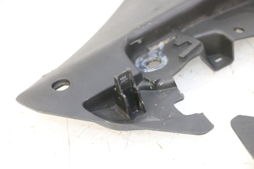 photo de CARENADO FRONTAL INTERIOR STAHO FH 50 (2018 - 2019)