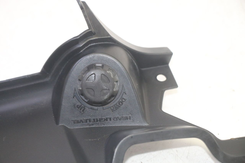 photo de INTERIOR DE LA CABEZA DE HORQUILLA YAMAHA FJR ABS 1300 (2006 - 2012) - Primer plano técnico