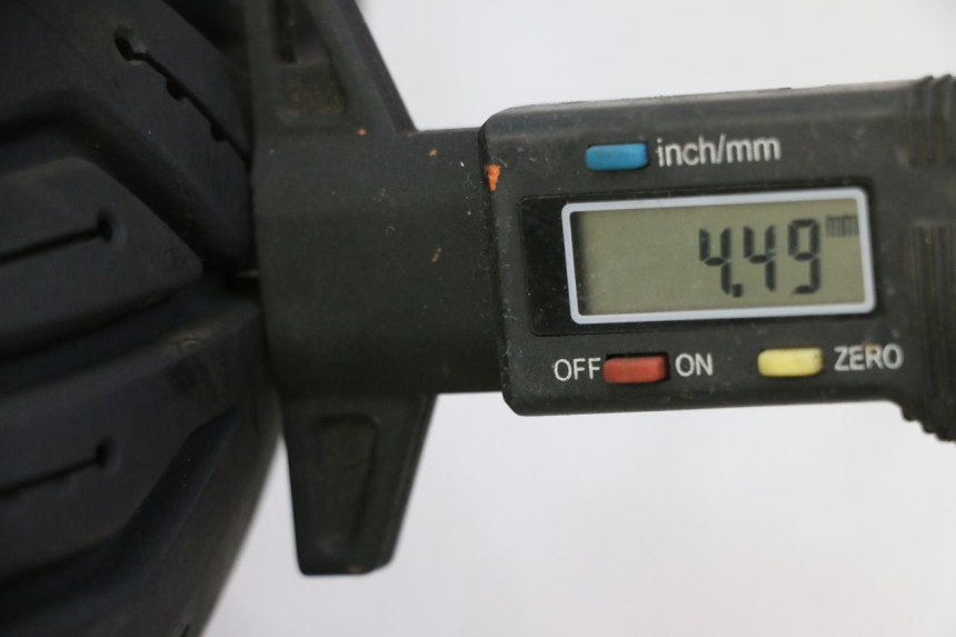 photo de LLANTA TRASERA Y NEUMÁTICO QUADRO 4 4D 350 (2015 - 2018)