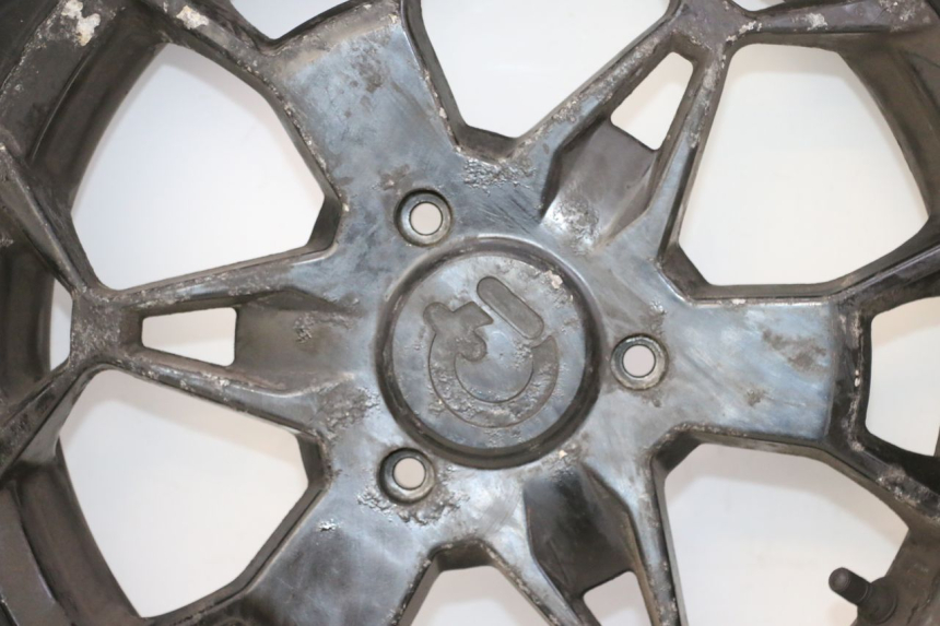 photo de LLANTA TRASERA Y NEUMÁTICO QUADRO 4 4D 350 (2015 - 2018)