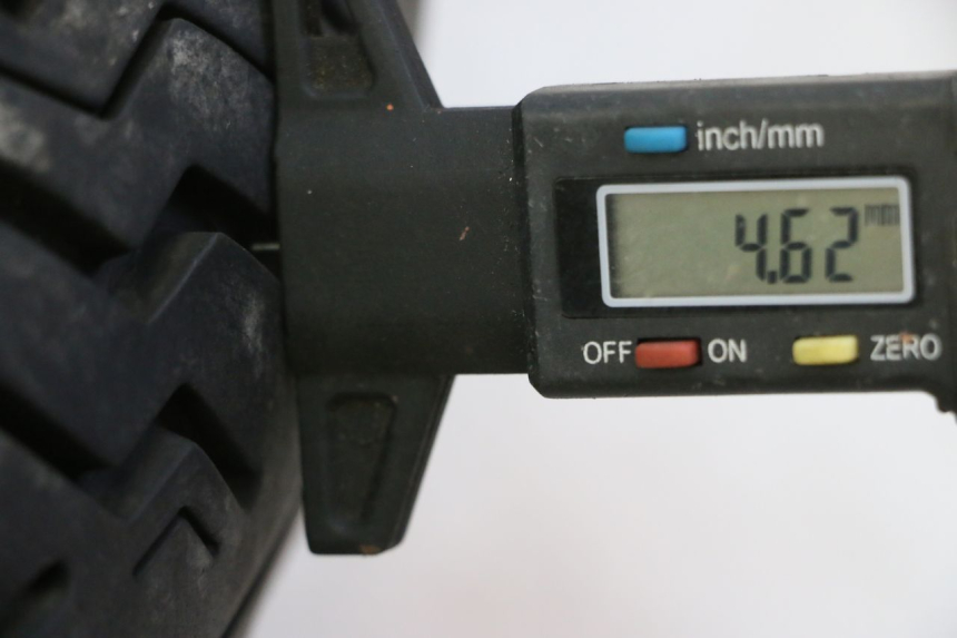 photo de LLANTA TRASERA Y NEUMÁTICO HYOSUNG GV AQUILA 125 (2000 - 2004)