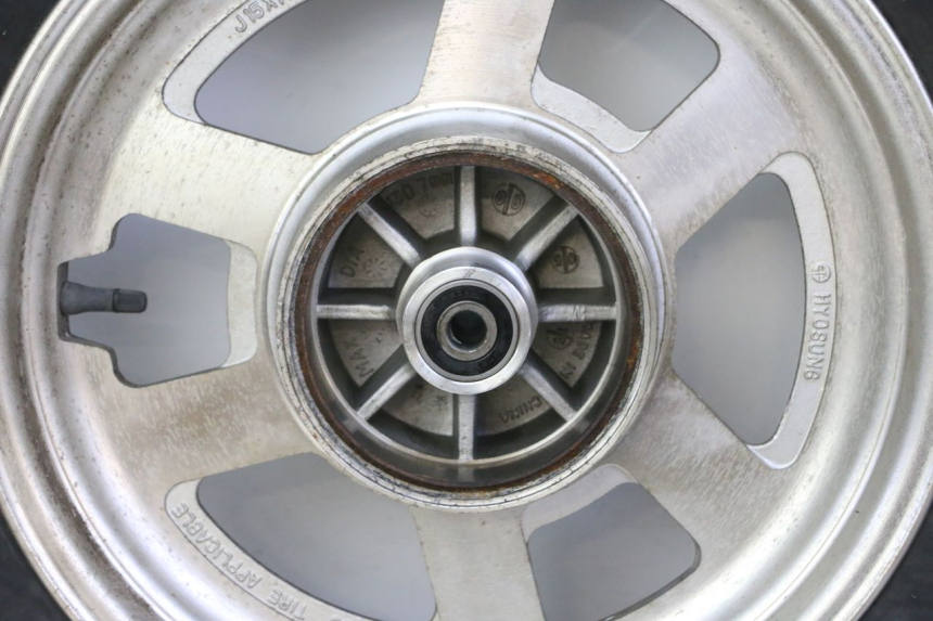 photo de LLANTA TRASERA Y NEUMÁTICO HYOSUNG GV AQUILA 125 (2000 - 2004)