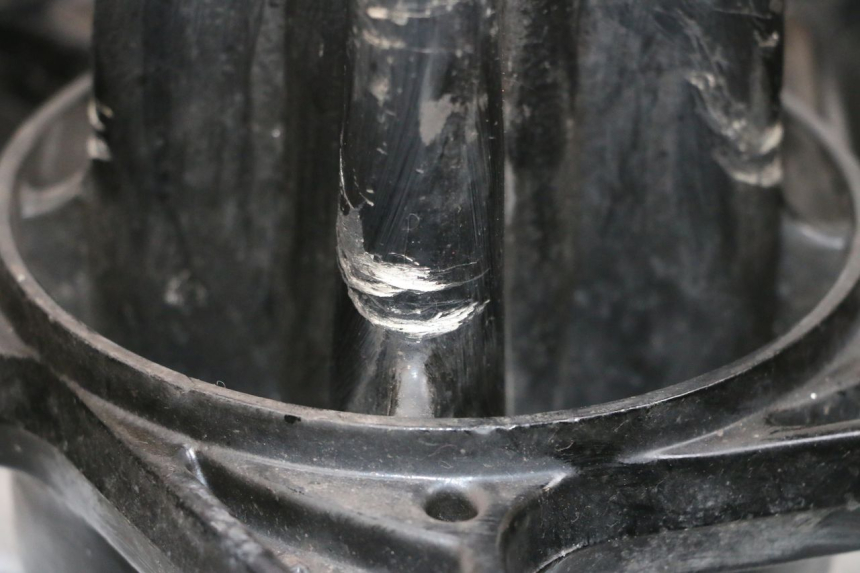 photo de LLANTA TRASERA Y NEUMÁTICO MAG POWER BOMBERS 4T 50 (2016 - 2026) - Recambio usado revisado