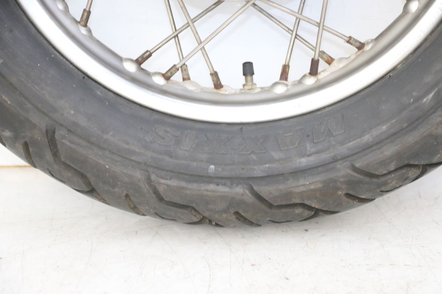 photo de LLANTA TRASERA Y NEUMÁTICO APRILIA CLASSIC 125 (1995 - 2001)