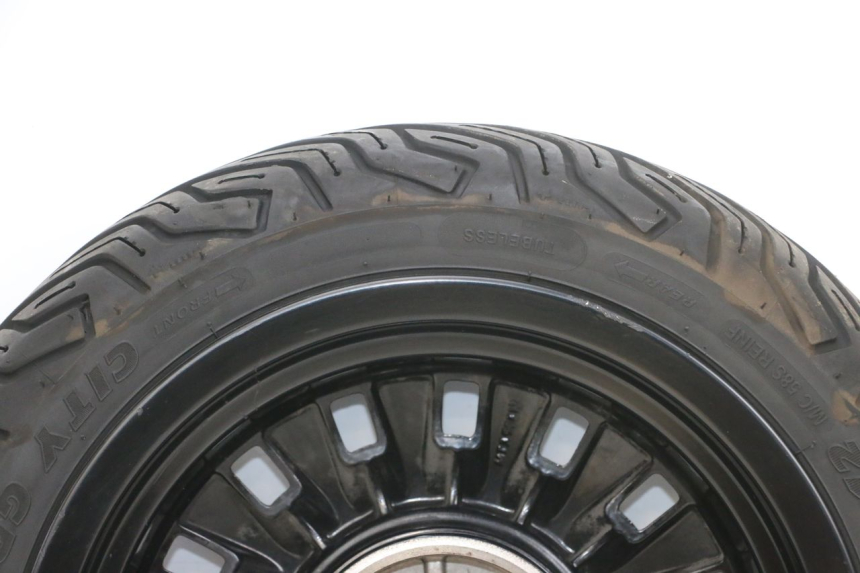 photo de LLANTA TRASERA Y NEUMÁTICO PEUGEOT DJANGO 4T 50 (2014 - 2019) - Zoom sobre los componentes