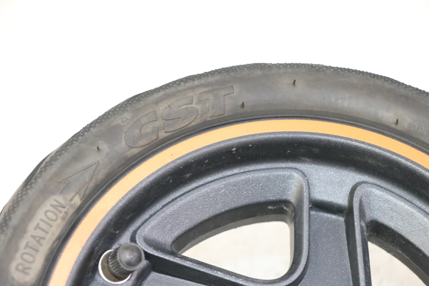 photo de RINCON Y NEUMÁTICO TRASERO SEGWAY NINEBOT F40E 1