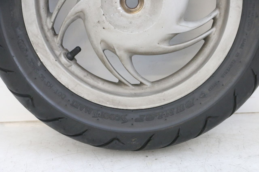 photo de LLANTA TRASERA Y NEUMÁTICO PIAGGIO FLY 4T 50 (2013 - 2017) - Inspección visual detallada