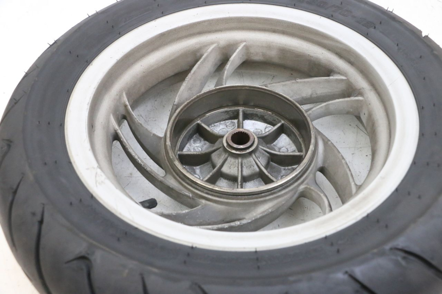 photo de LLANTA TRASERA Y NEUMÁTICO PIAGGIO FLY 4T 50 (2013 - 2017) - Zoom estado de uso