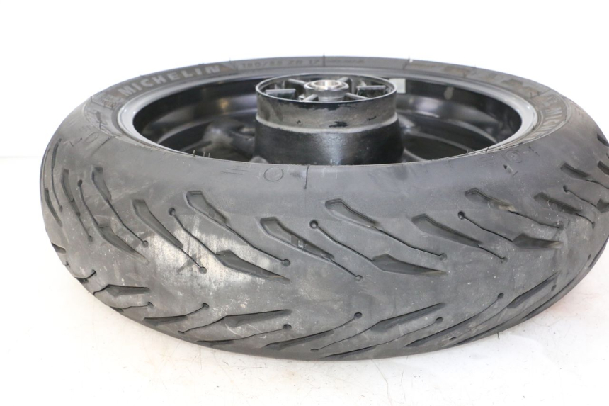 photo de LLANTA TRASERA Y NEUMÁTICO YAMAHA FZ6 FAZER S2 600 (2007 - 2011)