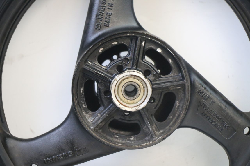 photo de LLANTA TRASERA Y NEUMÁTICO SUZUKI GS GSE 500 (2001 - 2003)