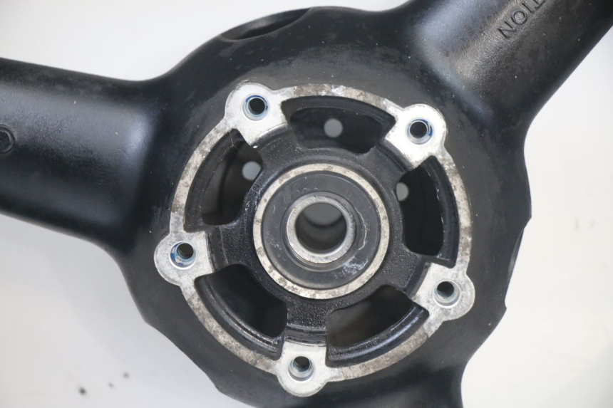 photo de LLANTA TRASERA Y NEUMÁTICO SUZUKI GSF S BANDIT 600 (2000 - 2004) - Vista general del producto