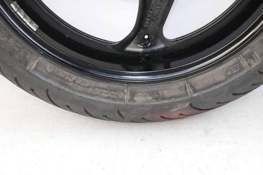 photo de LLANTA TRASERA Y NEUMÁTICO SUZUKI GSR 750 (2011 - 2017)