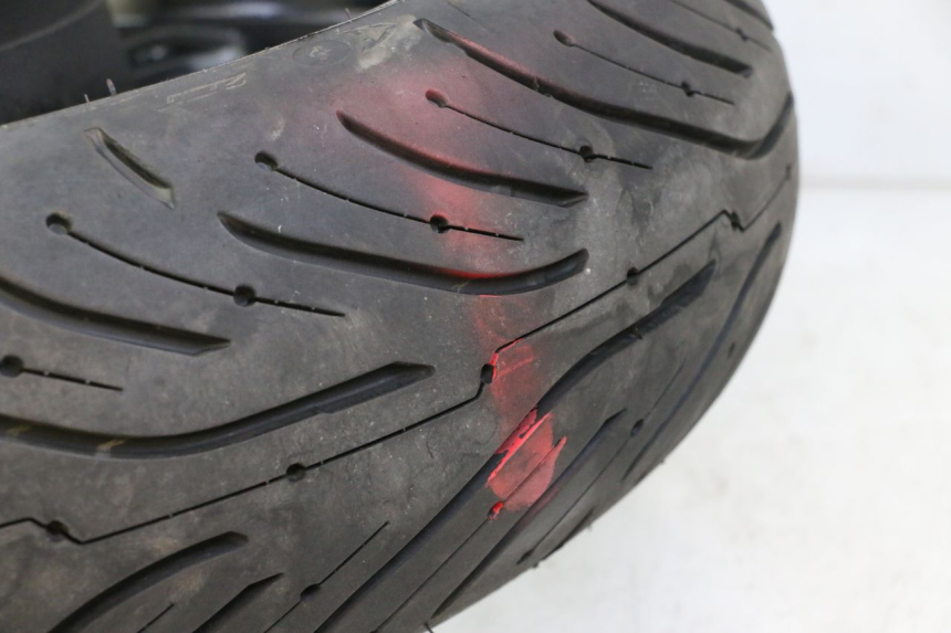 photo de LLANTA TRASERA Y NEUMÁTICO SUZUKI GSR 750 (2011 - 2017)