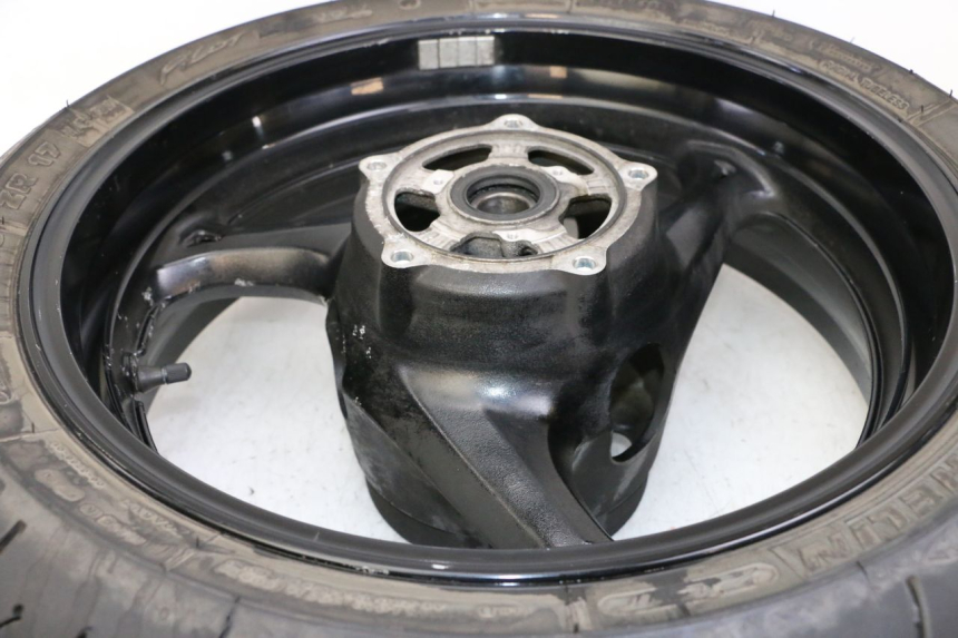 photo de LLANTA TRASERA Y NEUMÁTICO SUZUKI GSR 750 (2011 - 2017)