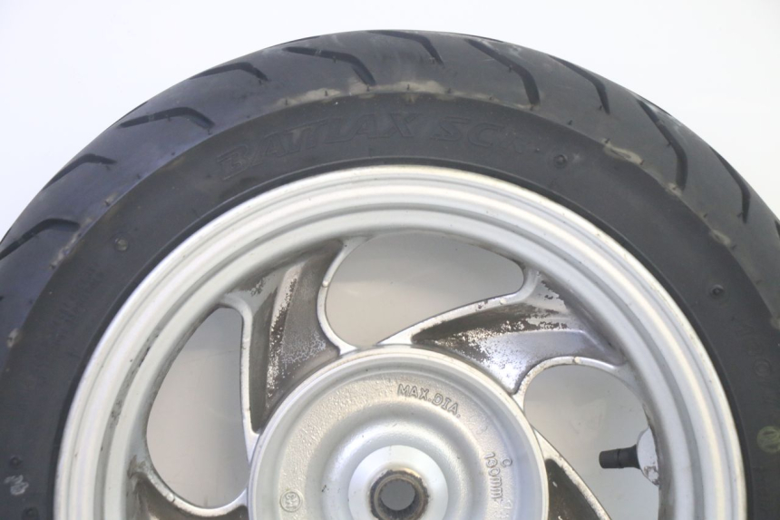 photo de LLANTA TRASERA Y NEUMÁTICO SYM GTS EVO 125 (2009 - 2013) - Características distintivas