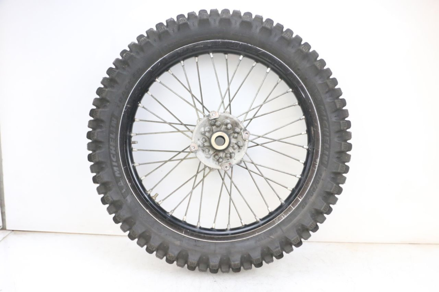 photo de LLANTA TRASERA Y NEUMÁTICO KAWASAKI KXF KX-F 250 (2017 - 2019) - Características distintivas