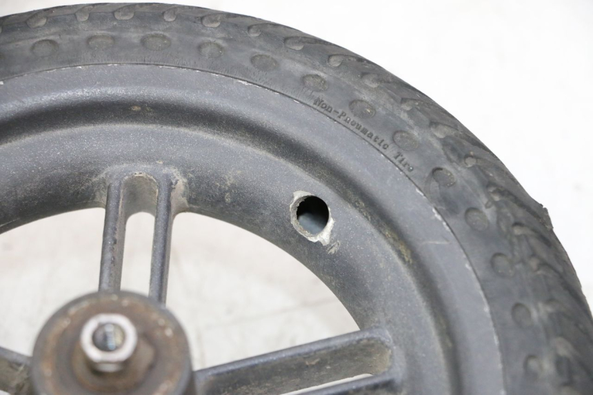 photo de LLANTA TRASERA Y NEUMÁTICO XIAOMI MI PRO 2 1