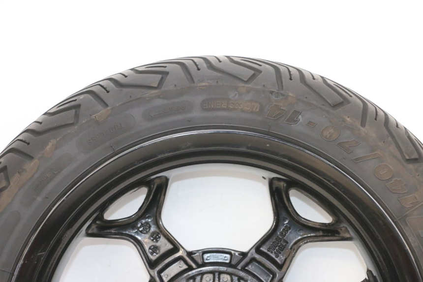 photo de LLANTA TRASERA Y NEUMÁTICO PIAGGIO MP3 500 (2016 - 2018) - Características distintivas