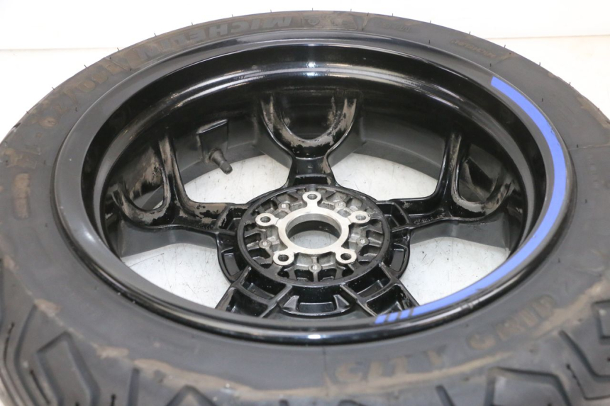 photo de LLANTA TRASERA Y NEUMÁTICO PIAGGIO MP3 500 (2016 - 2018) - Zoom estado de uso