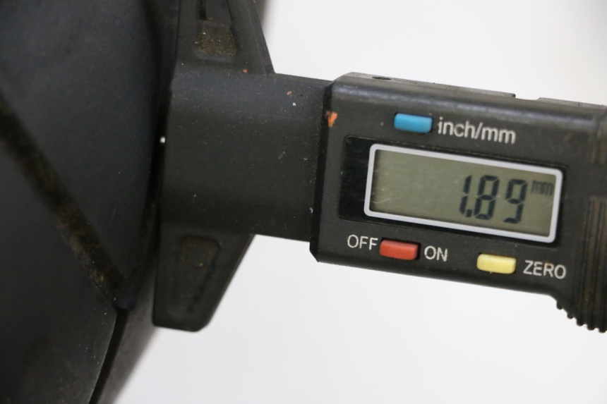 photo de LLANTA TRASERA Y NEUMÁTICO HONDA NSR R 125 (1994 - 2003) - Zoom estado de uso