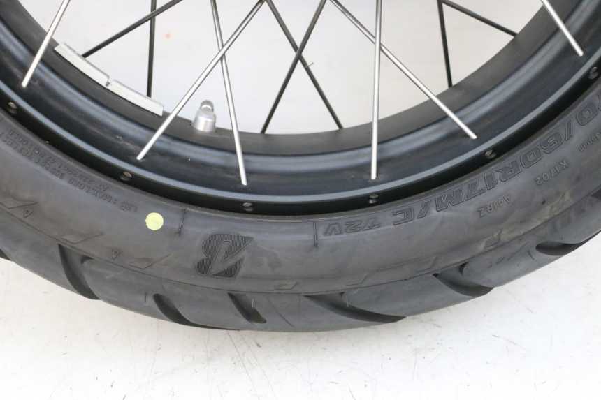 photo de LLANTA TRASERA Y NEUMÁTICO BMW R GS 1250 (2021 - 2024) - Características distintivas