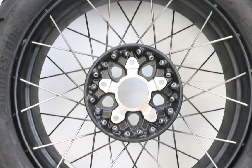 photo de LLANTA TRASERA Y NEUMÁTICO BMW R GS 1250 (2021 - 2024) - Foto de producto adicional