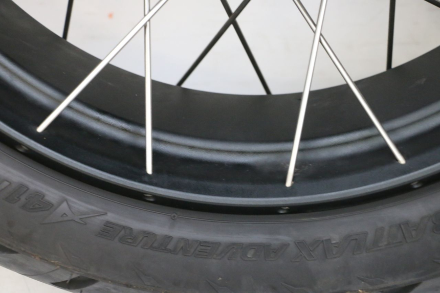 photo de LLANTA TRASERA Y NEUMÁTICO BMW R GS 1250 (2021 - 2024) - Zoom calidad de ocasión