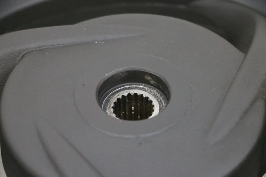 photo de LLANTA TRASERA Y NEUMÁTICO JM MOTORS SANTANA EVO 50 (2024 - 2026) - Características distintivas