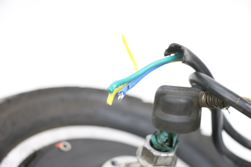 photo de RINCON Y NEUMÁTICO TRASERO DUALTRON VICTOR LIMITED 1