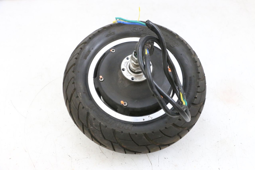 photo de RINCON Y NEUMÁTICO TRASERO DUALTRON VICTOR LIMITED 1