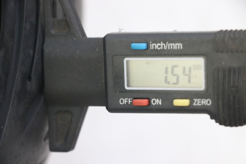 photo de LLANTA TRASERA Y NEUMÁTICO YAMAHA X-MAX XMAX 125 (2010 - 2014)