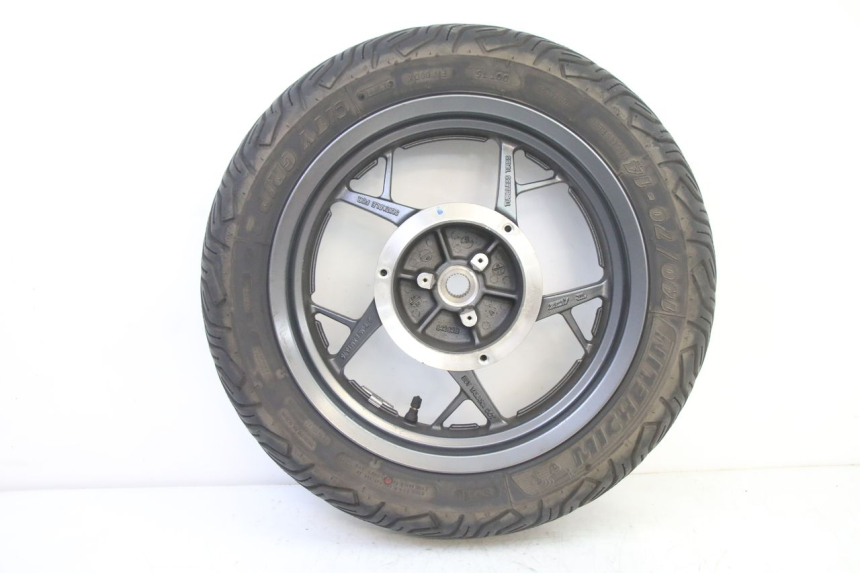 photo de LLANTA TRASERA Y NEUMÁTICO YAMAHA XMAX X-MAX 125 (2021 - 2025)