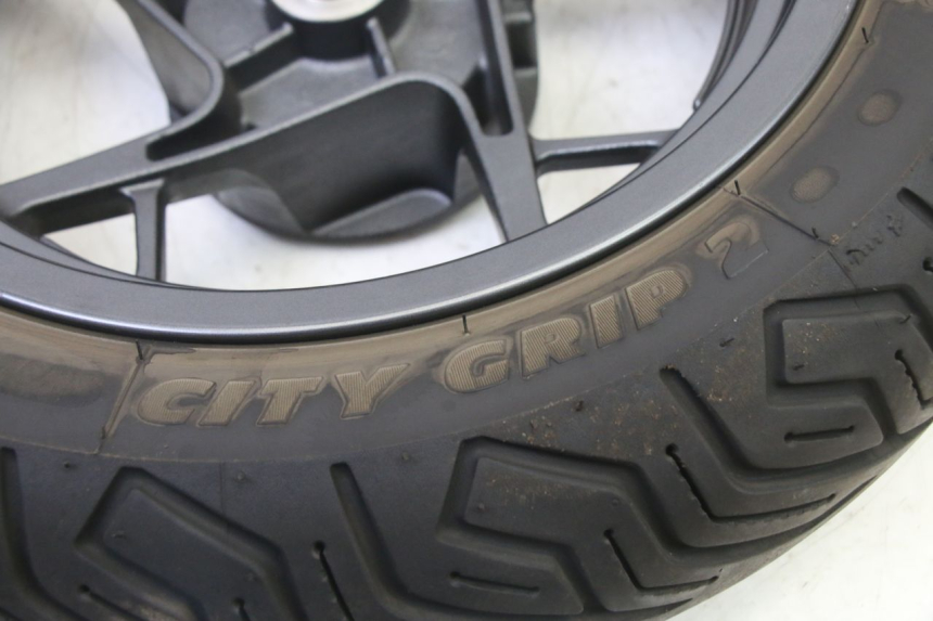 photo de LLANTA TRASERA Y NEUMÁTICO YAMAHA XMAX X-MAX 125 (2021 - 2025)