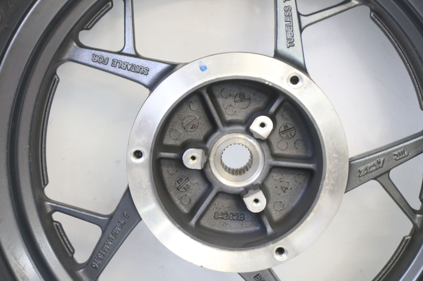photo de LLANTA TRASERA Y NEUMÁTICO YAMAHA XMAX X-MAX 125 (2021 - 2025)